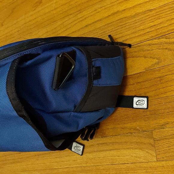 Small blue & black Timbuk2 laptop messenger bag with cross-body strap - Picture 13 of 15